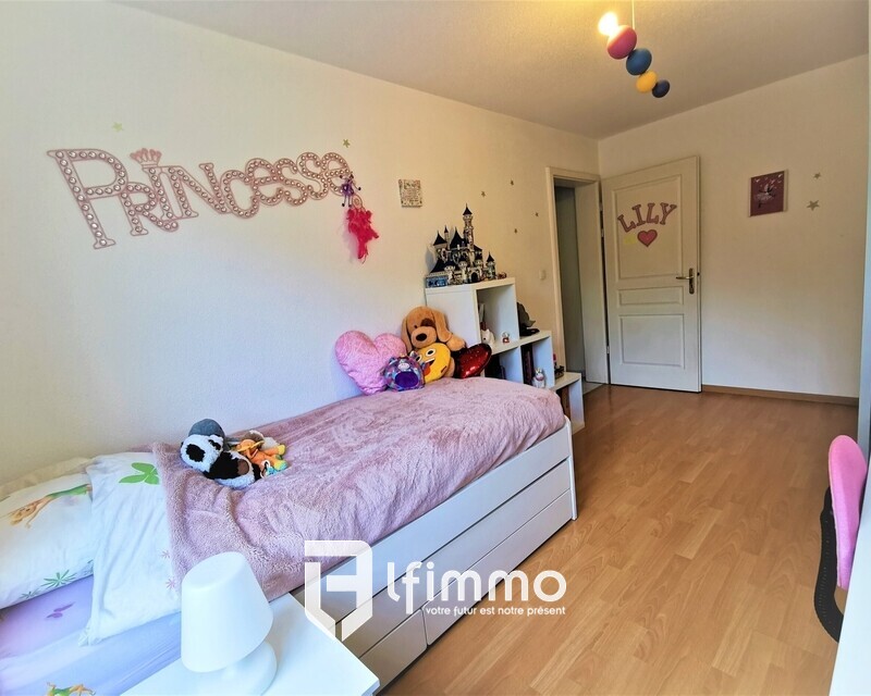 Superbe appartement 5 pièces en rez-de-jardin privatif - Chambre 3