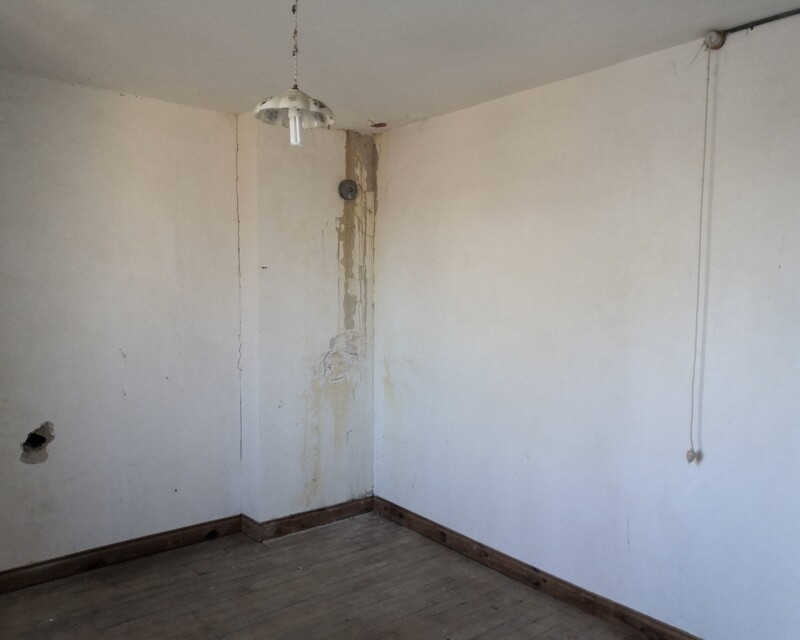 Il est trop tard pour cette maison - Chaque chambre a son conduit de fumée pour l'installation d'un poêle
