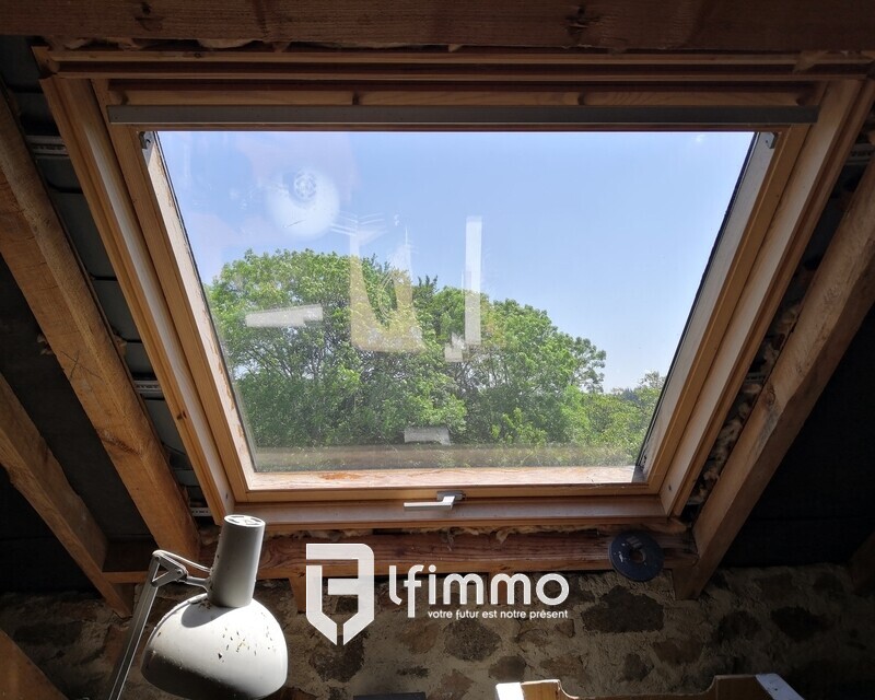 Il est trop tard pour cette maison - 2 grands vélux au Sud, 2 plus petits au Nord