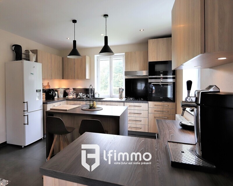 Maison mitoyenne de  97m² rénovée - Img 2093