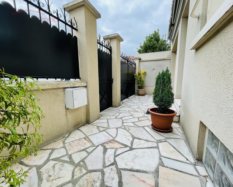 Vache noire, maison de ville 84m2, TBE, lumineuse, 3 chambres, garage - 5dfb3e66-9251-49c4-ae7a-d3b3790b7e75
