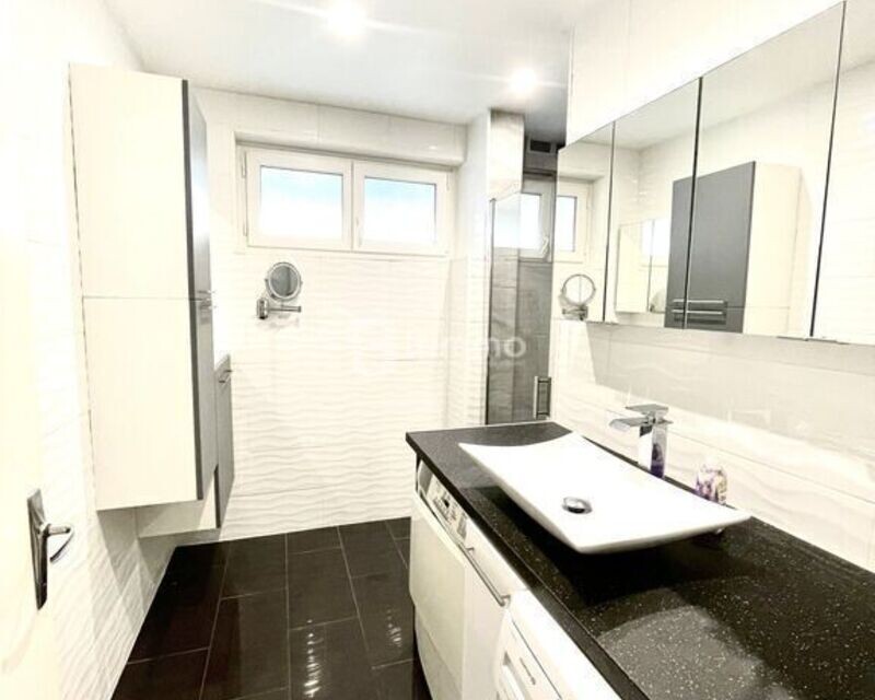 Appartement dans Résidence au calme - Salle de bain 1 