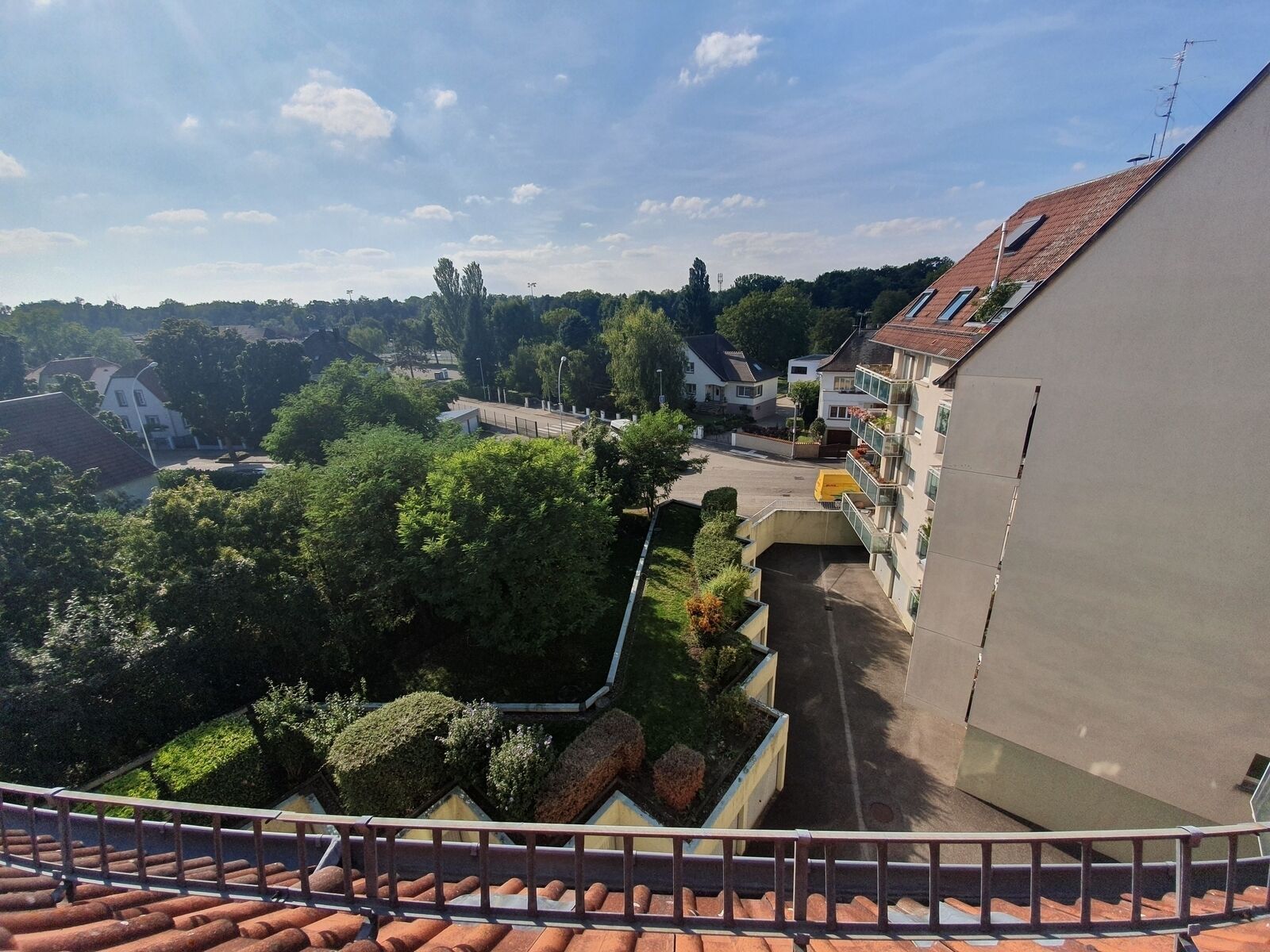 Beau duplex de 92.90 m 2 (111.13 m2 au sol) à Strasbourg sous offre.  - 032