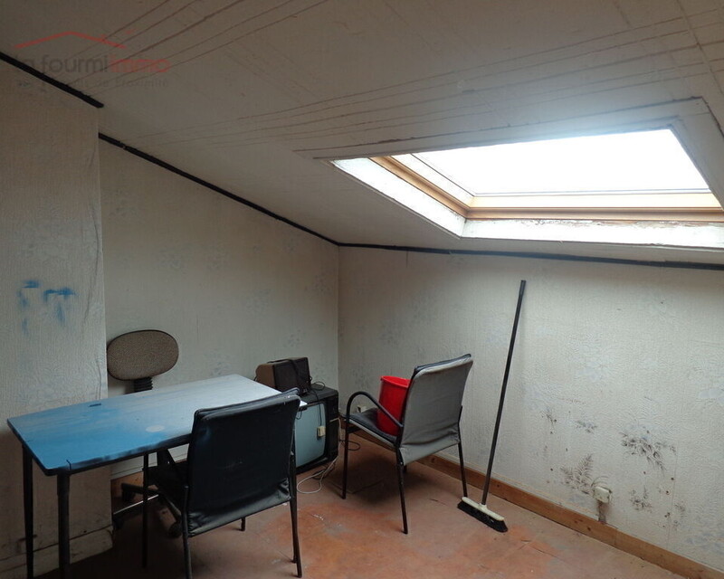 Combles d'immeuble de 28.6 m2 - Dsc00992
