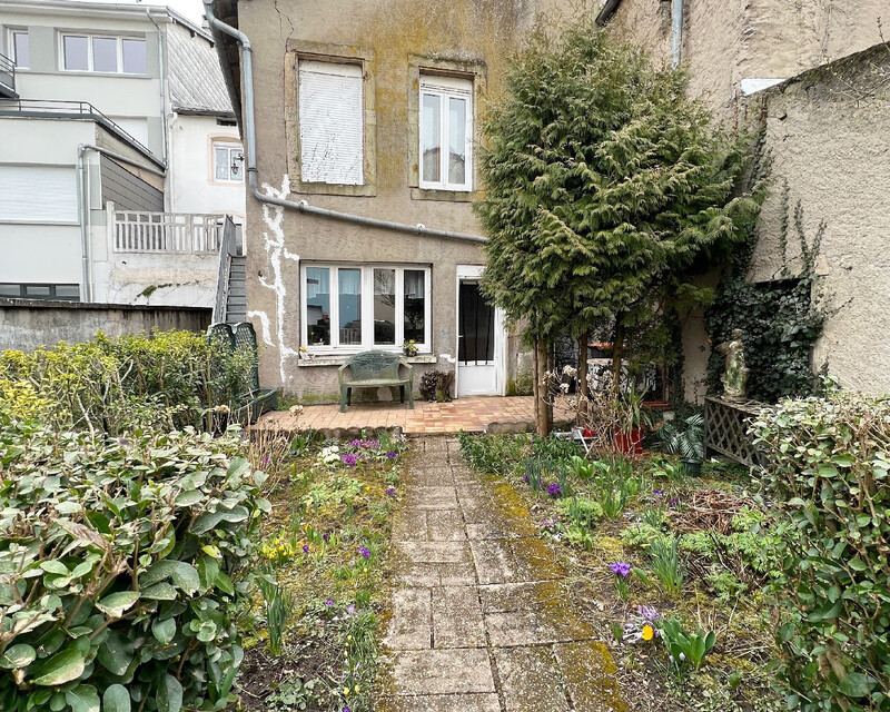 Vends à Boulay un immeuble de 182 m2 avec jardin et garages - Facade3