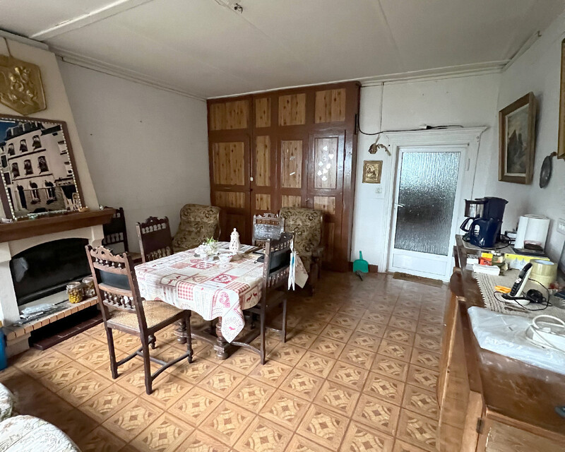 Vends à Boulay un immeuble de 182 m2 avec jardin et garages - Salon1