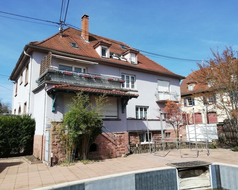 Immeuble avec 4 logements et une piscine sur 6,2 ares - Img 20220411 152400