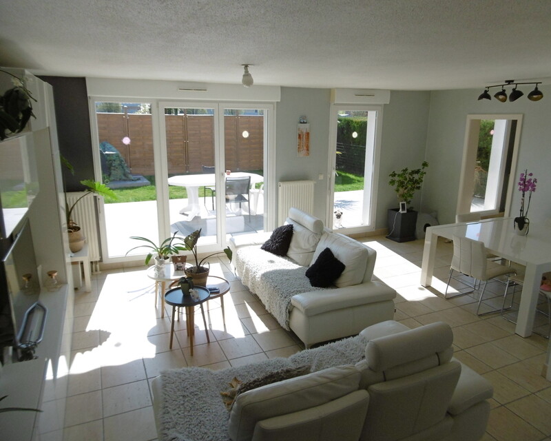 Triplex de 113 m2 avec espace vert, garage, parking et terrasse  - P1010020