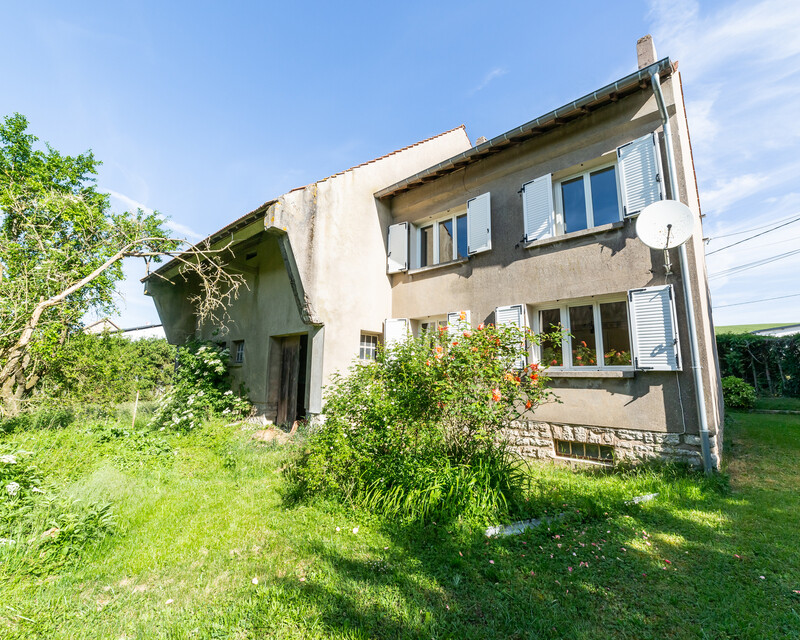 Maison à fort potentiel, sur près de 25 ares de terrain. - Façade arrière bis