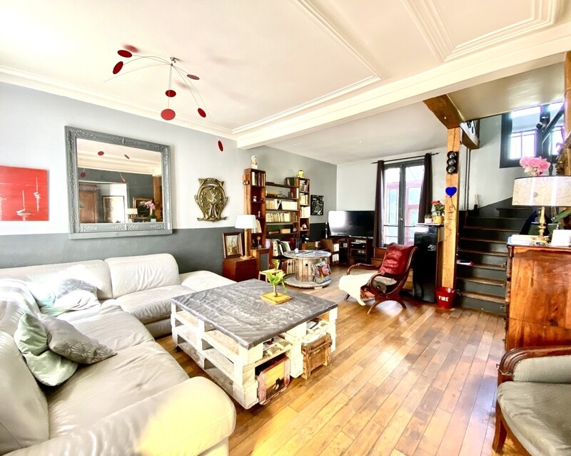 Maison 7 pièces -120 m2 -4 Chambres- Terrain 220 m2 -300 m RER  - Img-2359