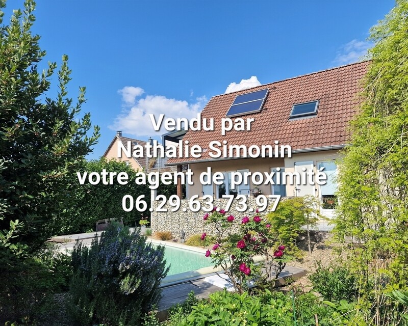 Charmante propriété avec piscine et bel extérieur  - 0-1