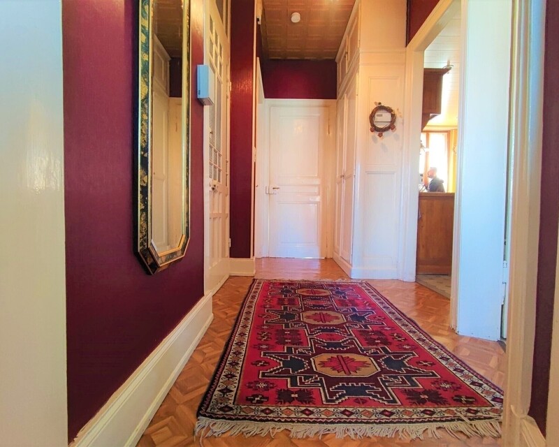 Maison de maître mitoyenne - Hall d entree appartement 1 er
