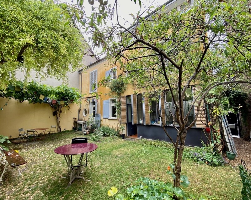 Montreuil- Etienne Marcel -Maison de Ville 130 m2 avec Jardin  - Jardin et vue Façade maison