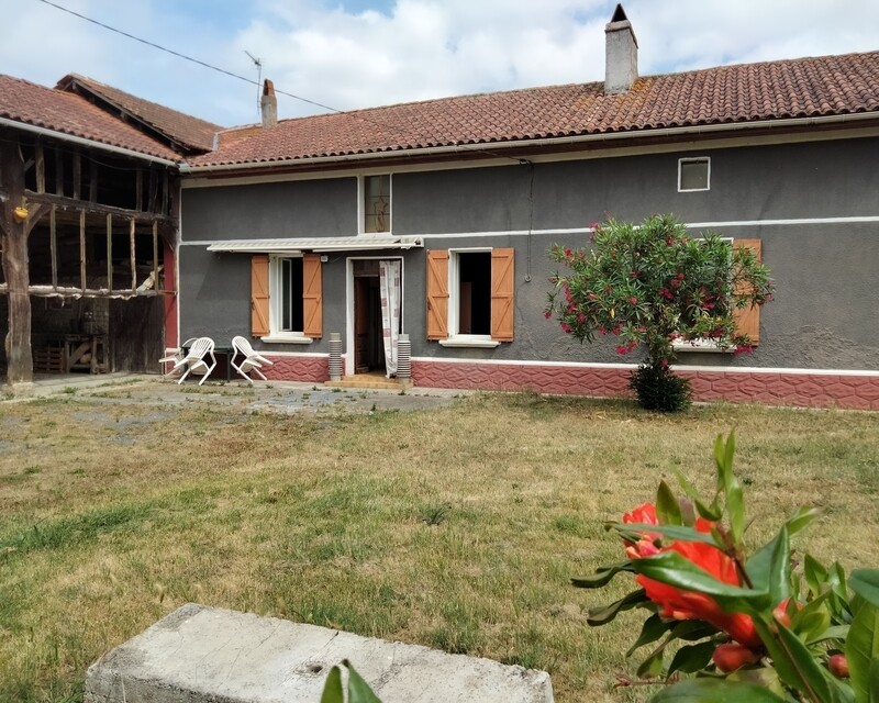 Maison 4 pièces à rénover sarriac bigorre - façade sud
