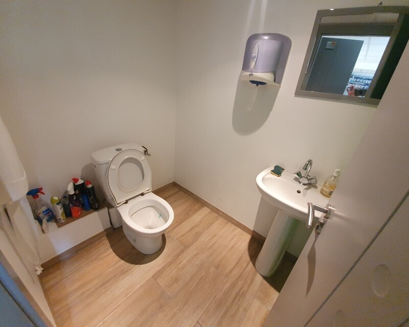 Belle maison de 4 pièces avec local professionnel sous compromis.  - 060