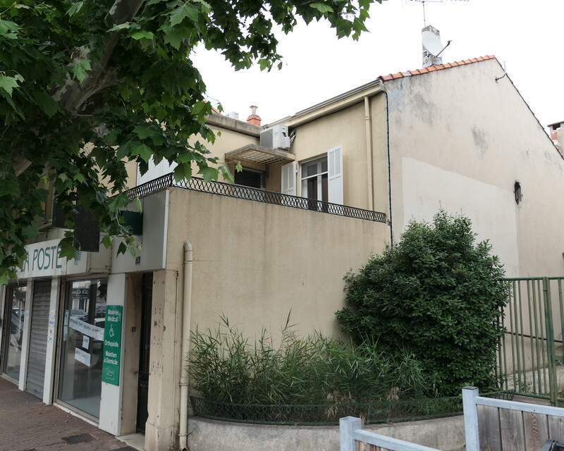 Immeuble au centre ville de Port Saint Louis du Rhône - Façade du coté