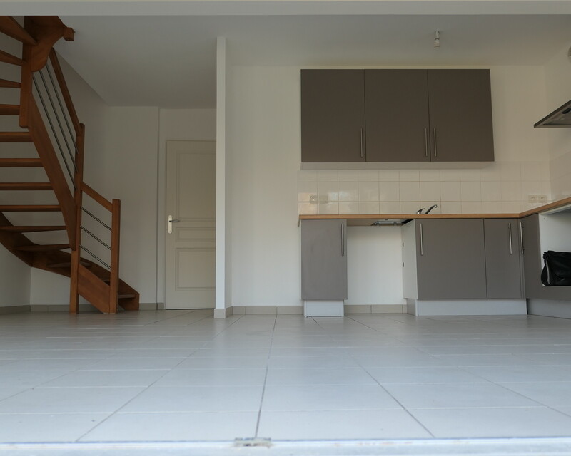 Maison mitoyenne de 5 pièces à Salin de Giraud.  - Le séjour/cuisine