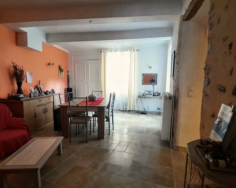 Appartement avec terrasse + 1 garage. - Salon