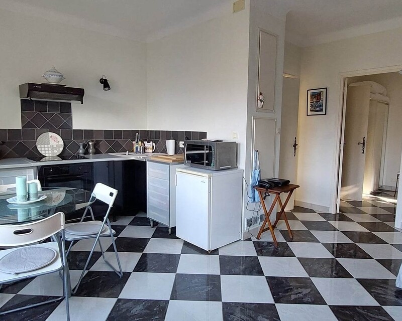 Maison, 5 Chambres, 240 m2 sur un terrain de 1600 m2  - Appart  1 
