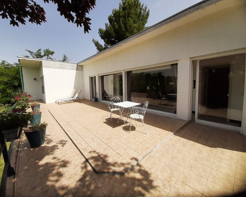 Maison, 5 Chambres, 240 m2 sur un terrain de 1600 m2  - 296566451 1950848155116288 2430575264634817712 n