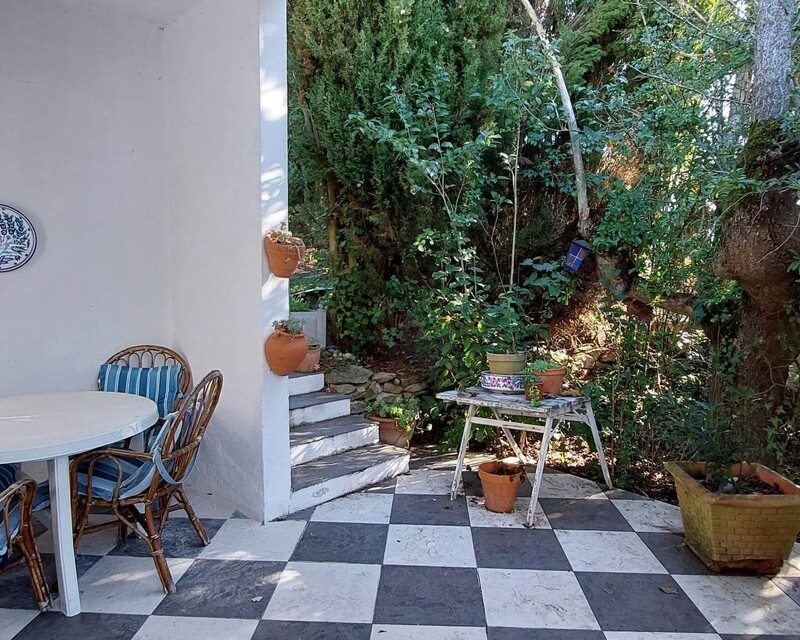 Maison, 5 Chambres, 240 m2 sur un terrain de 1600 m2  - Appart  6 