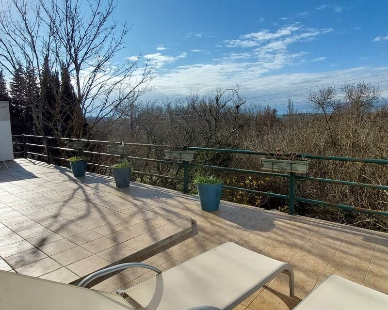 Maison, 5 Chambres, 240 m2 sur un terrain de 1600 m2  - Terrasse  5 