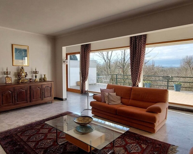 Maison, 5 Chambres, 240 m2 sur un terrain de 1600 m2  - Salon 1er  4 
