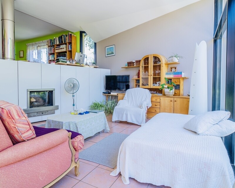 Maison de plus de 140m2 sur 7 ares de terrain - Salon