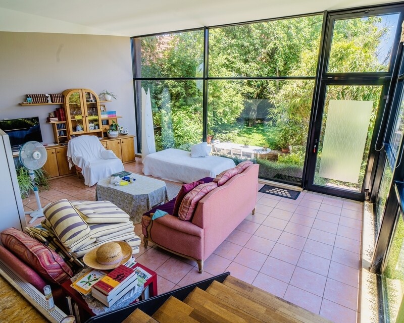 Maison de plus de 140m2 sur 7 ares de terrain - Salon 