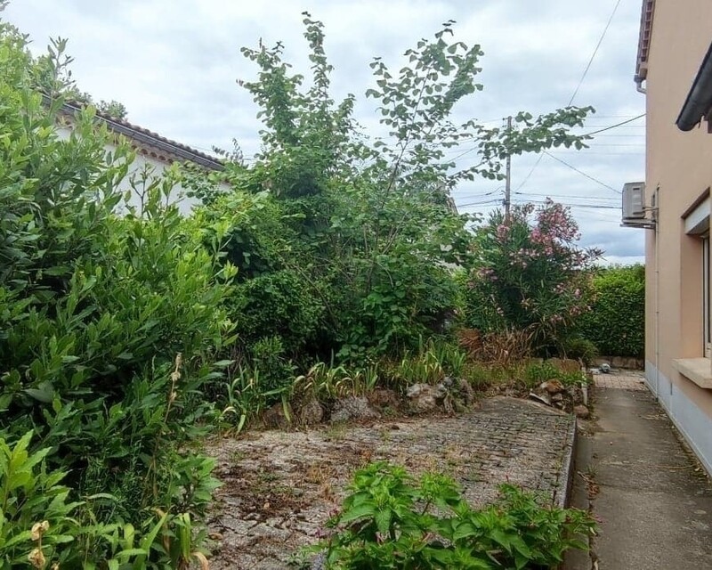 maison avec jardin & garage  - 292460693 394260356104343 8939925166206076311 n