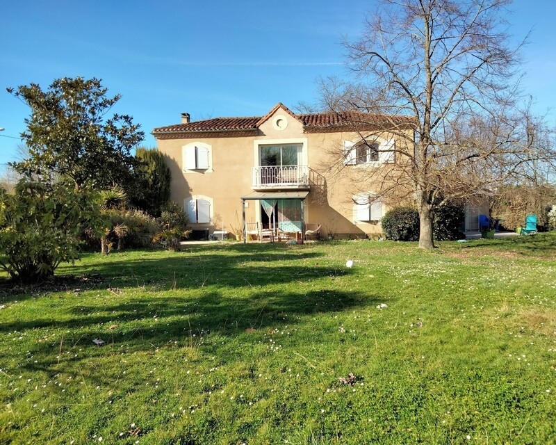 Maison 204m² habitable avec SPA et piscine - facade sud