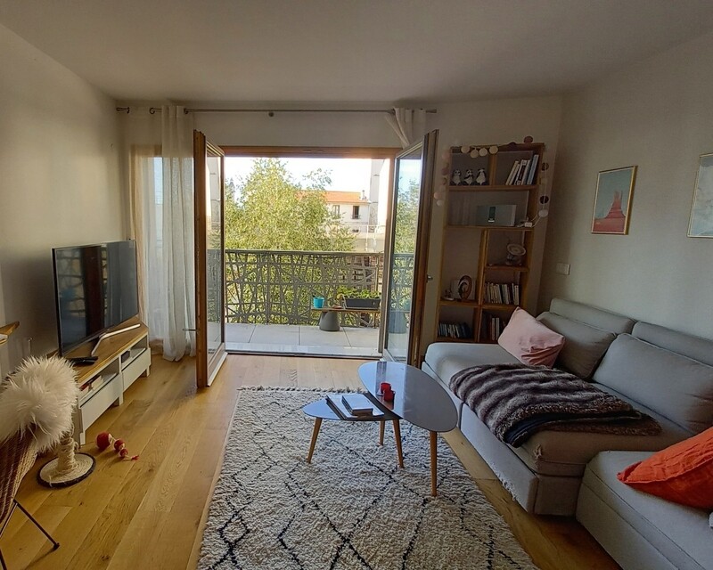 Bel appartement 2 pièces de 49m2 avec grande terrasse à Pantin  - 20220904 174233