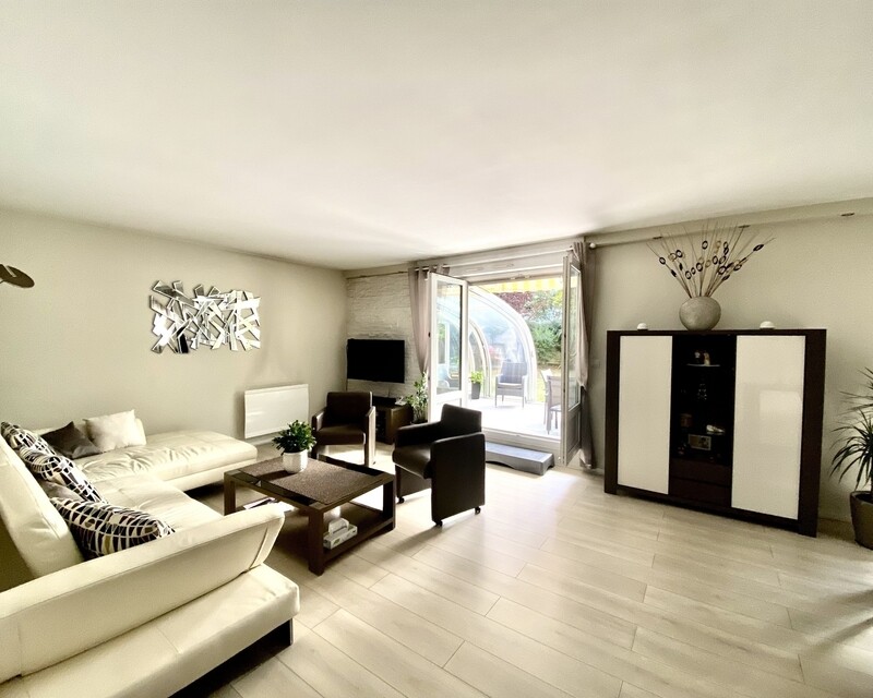 Bry sur Marne- Appartement 94 m2+Véranda 16m2-Jardin privatif 285m2 - Salon