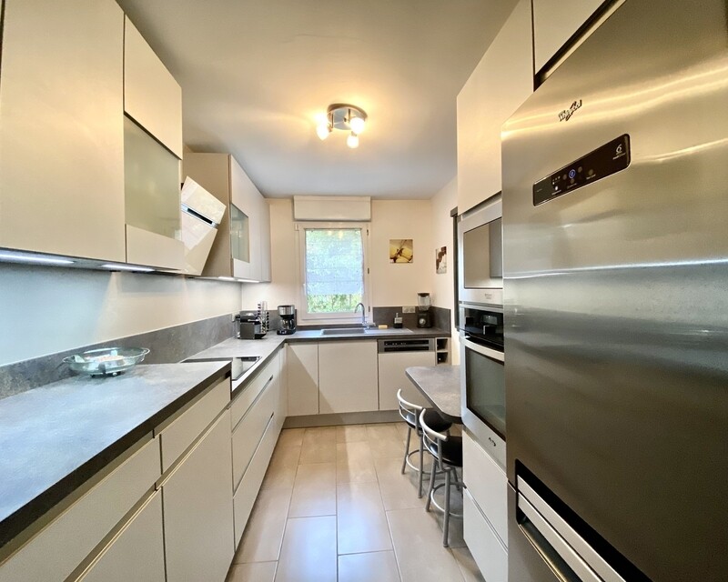 Bry sur Marne- Appartement 94 m2+Véranda 16m2-Jardin privatif 285m2 - Cuisine équipée