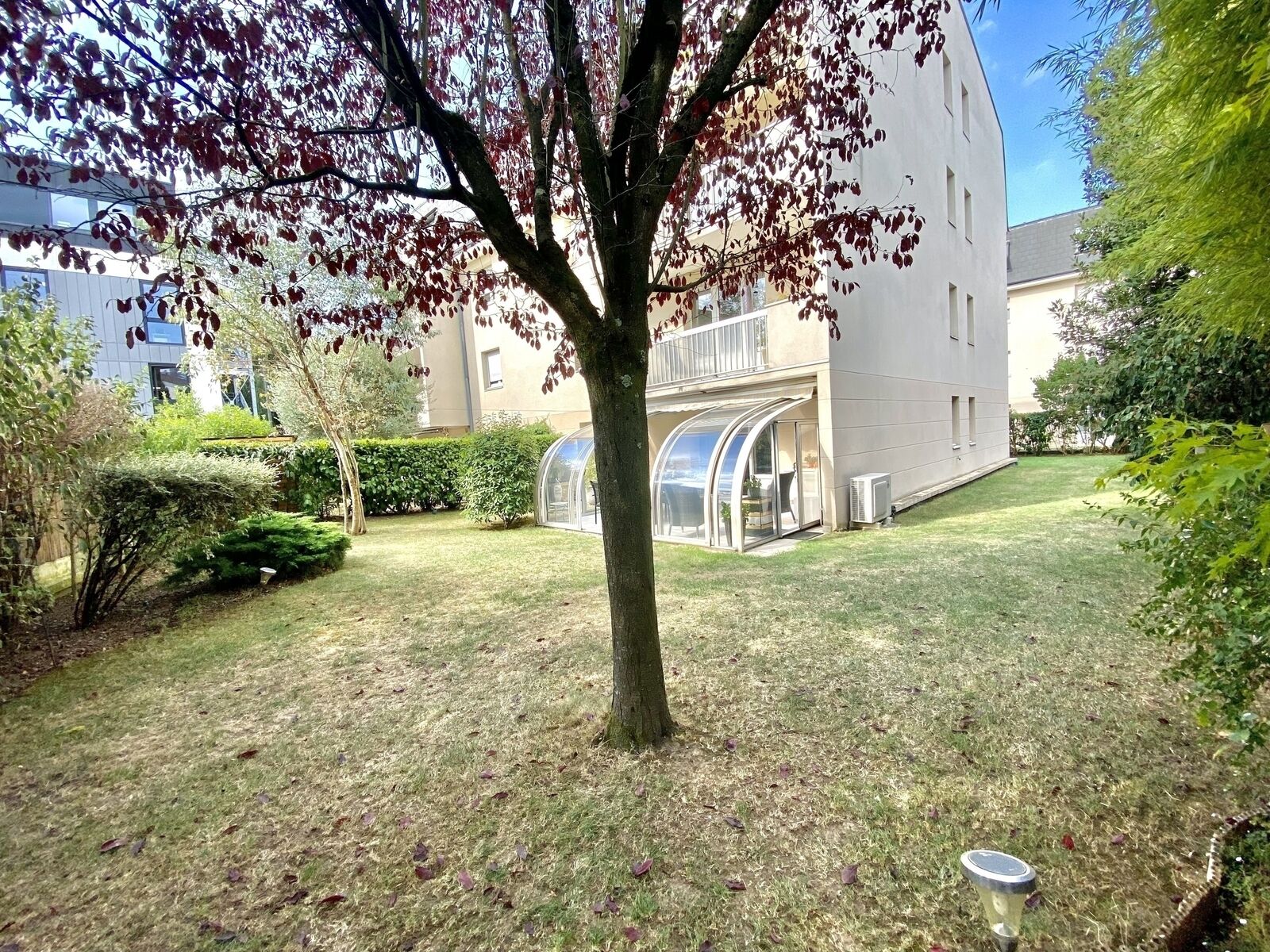 Bry sur Marne- Appartement 94 m2+Véranda 16m2-Jardin privatif 285m2 - Jardin