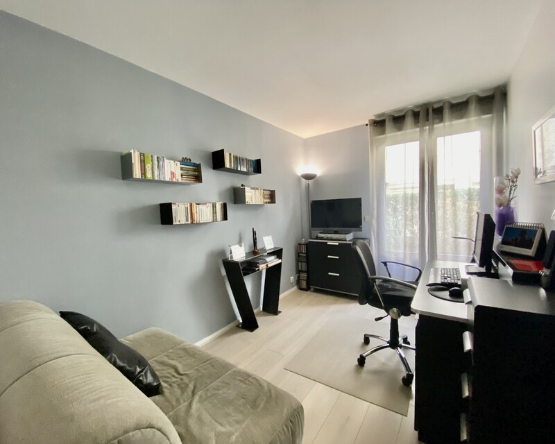 Bry sur Marne- Appartement 94 m2+Véranda 16m2-Jardin privatif 285m2 - Chambre 2