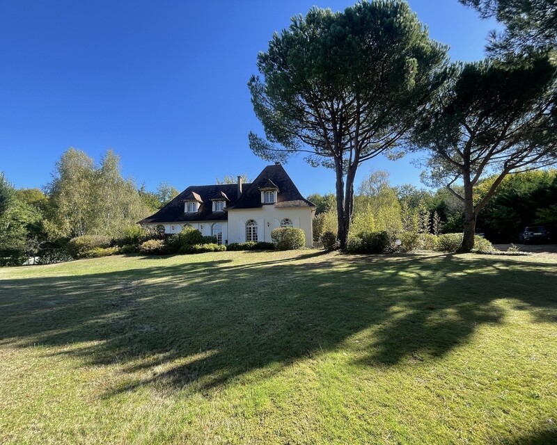 Grande villa aux portes de perigueux - parc