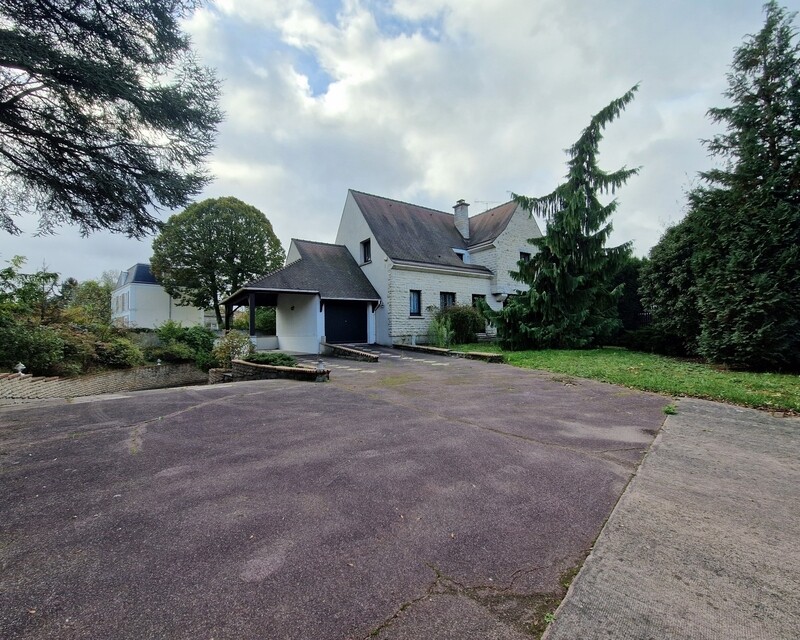 Demeure 300m2 Noisy Le Grand - 20221024 112757