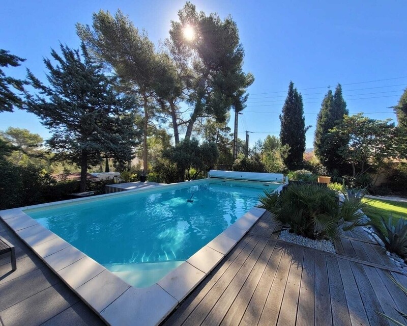 Villa 6 pièces - 140m2 - Eoures 13011 - D0d1cce9-e6bb-464a-bbbb-73d7fd548597