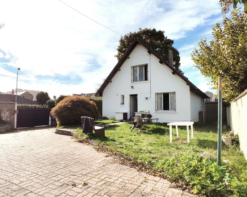 Maison Familiale avec jardin et deux garages/ Atelier - Centre ville - Extérieur avec jardin
