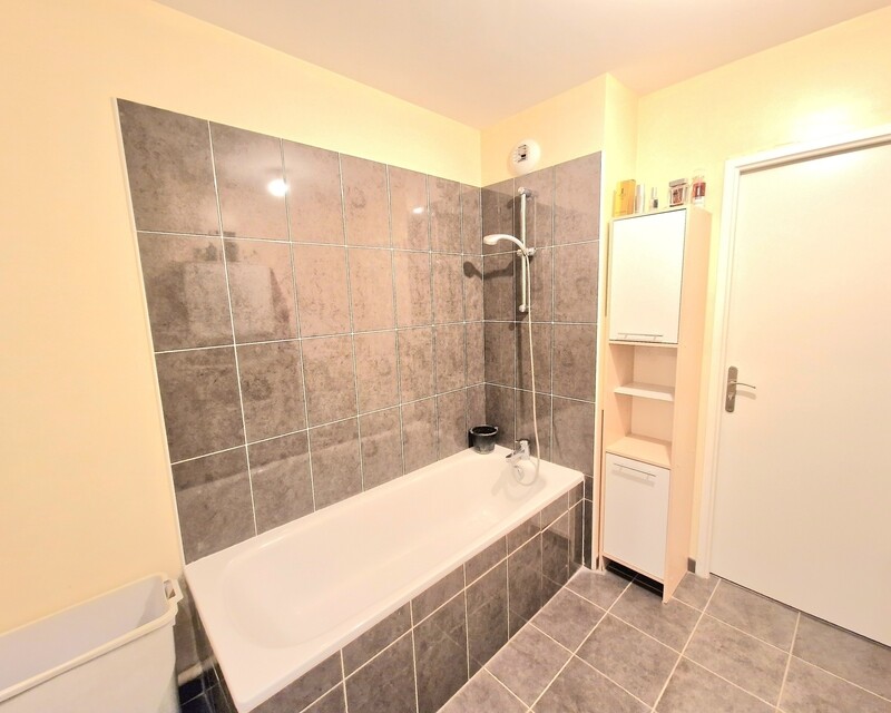 Appartement de 90m2 plus parking: Dock de Saint Ouen - 20221012 113527