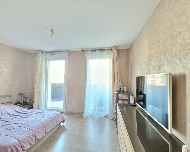 Appartement de 90m2 plus parking: Dock de Saint Ouen - 20221012 113049
