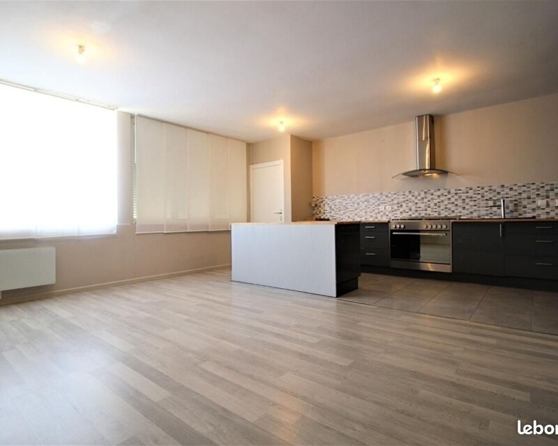 Appartement entièrement rénové sur la Commune de Guînes - Cuisine 2