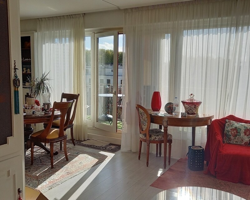 Magnifique 4 pièces de 80m2 avec balcon et terrasse à St Cloud (92) - 20221025 121459