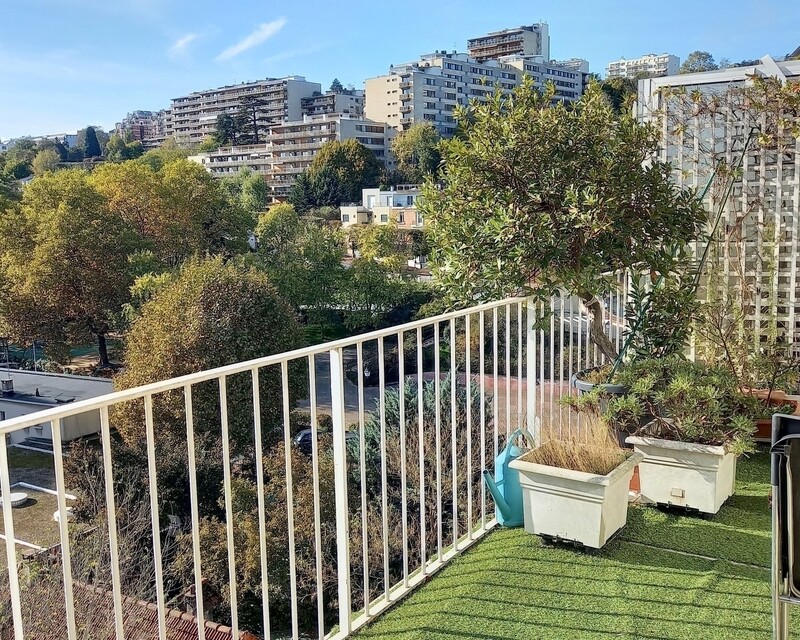Magnifique 4 pièces de 80m2 avec balcon et terrasse à St Cloud (92) - 20221025 121541