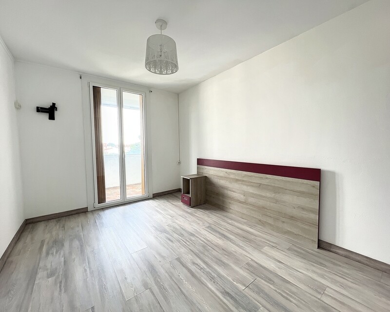 Appartement de 92m2 environ 4 chambres fort rendement locatif  - Img 6674