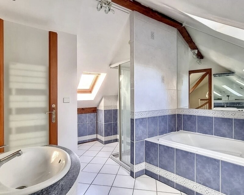 Appartement type loft en duplex - E4130841-fc06-42c5-96f6-ee79d845a49d