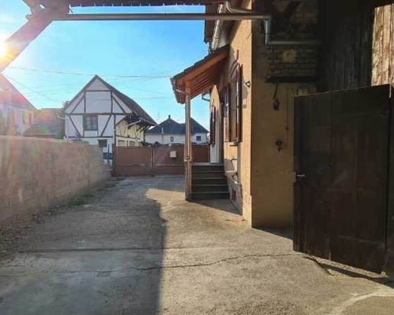 Sous compromis : Maison + dépendances + comble = potentiel  - Maison  hilsenheim cour