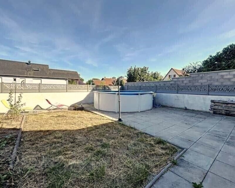 Sous compromis : Maison + dépendances + comble = potentiel  - Maison hilsenheim jardin et piscine hors sol