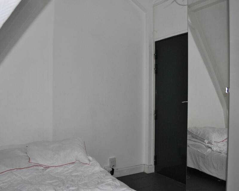 A Paris 75015, studette 13M² au sol, square Desaix - Dsc 0016